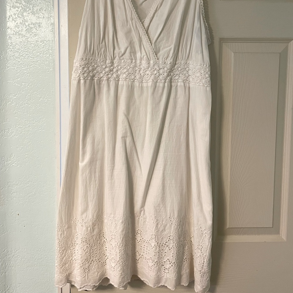 White Merona dress with eyelet detail